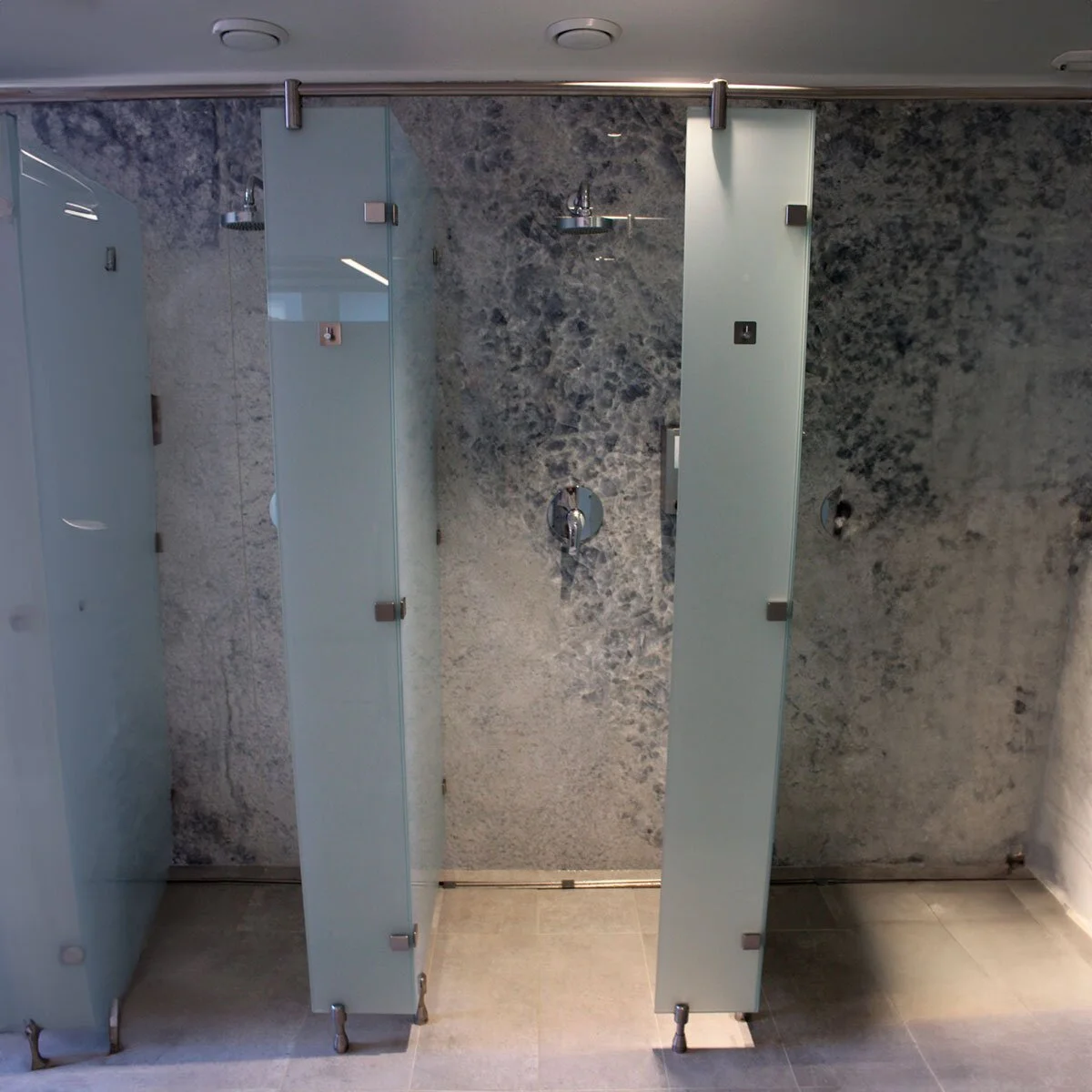 284_pareti_divisorie_per_bagni_box_in_vetro_01.jpg