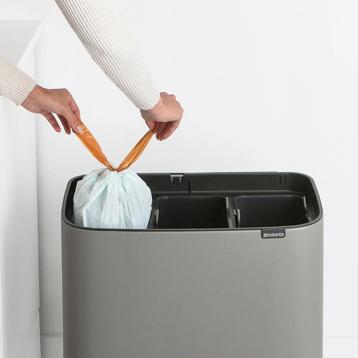 342_Bo_Touch_Bin_3x11_Mineral_Grey_02.jpg