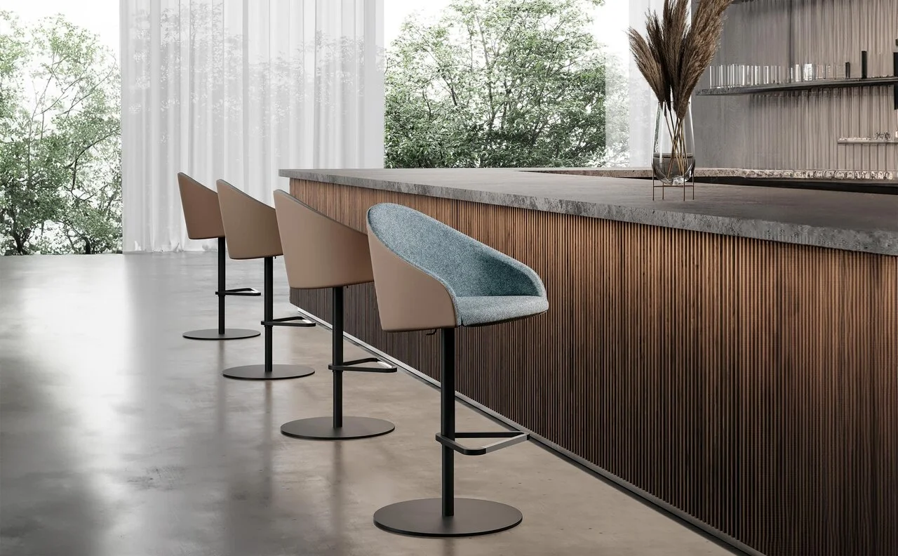 Kameo Stool base girevole