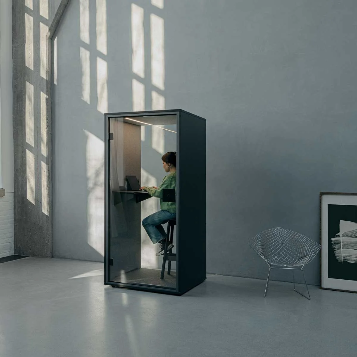 497_phonebooth_00.jpg
