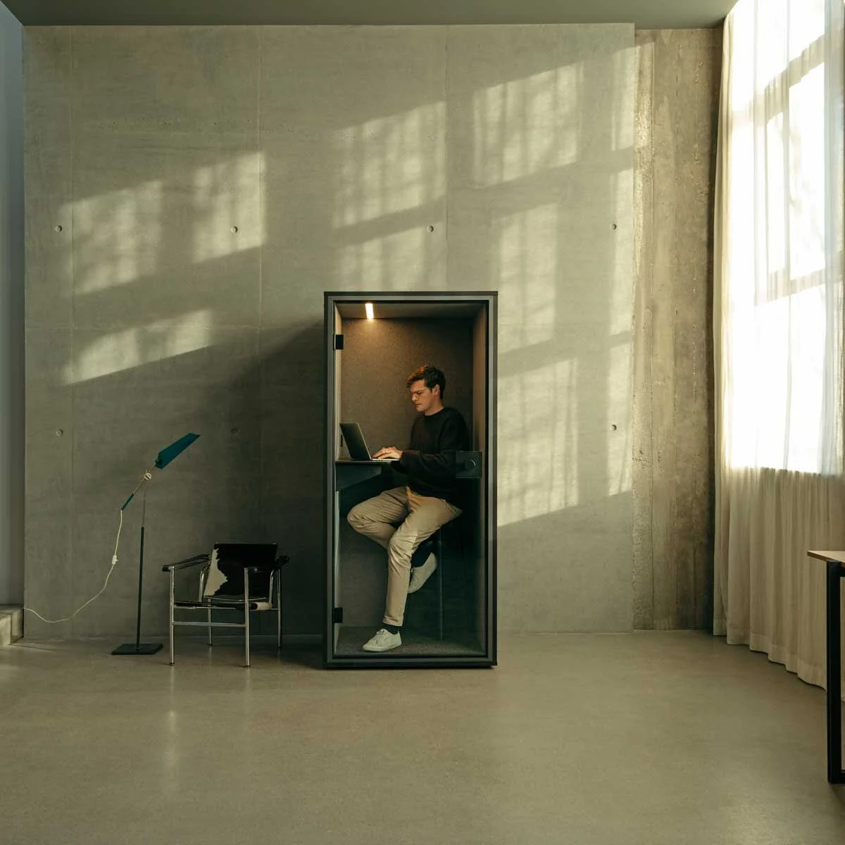 497_phonebooth_02.jpg