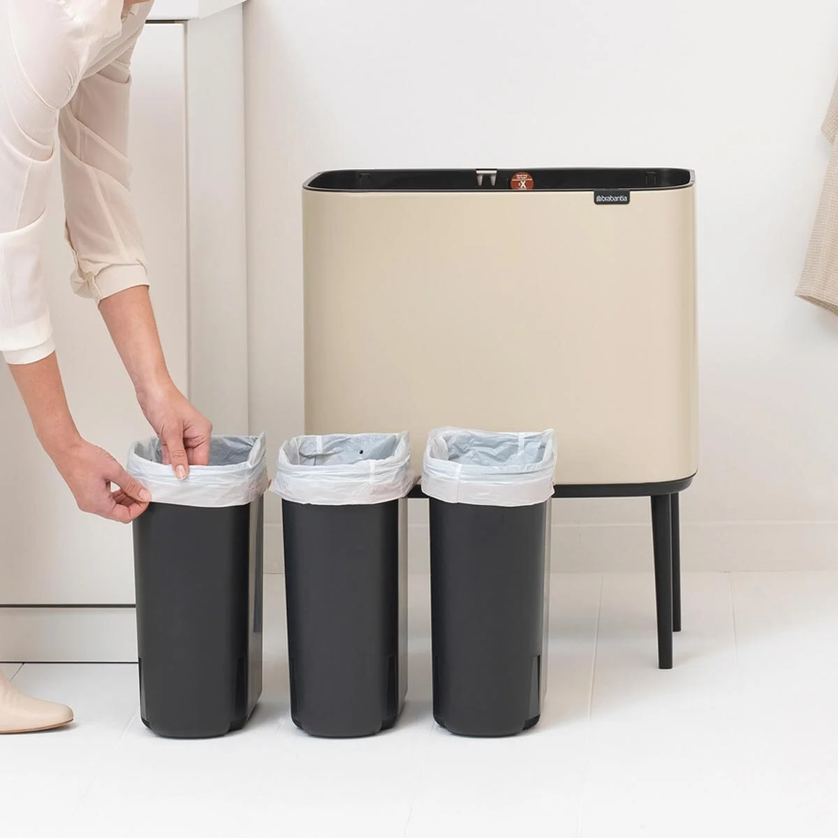 506_Bo-Touch-Bin,-3-x-11L_Soft-Beige_02.jpg
