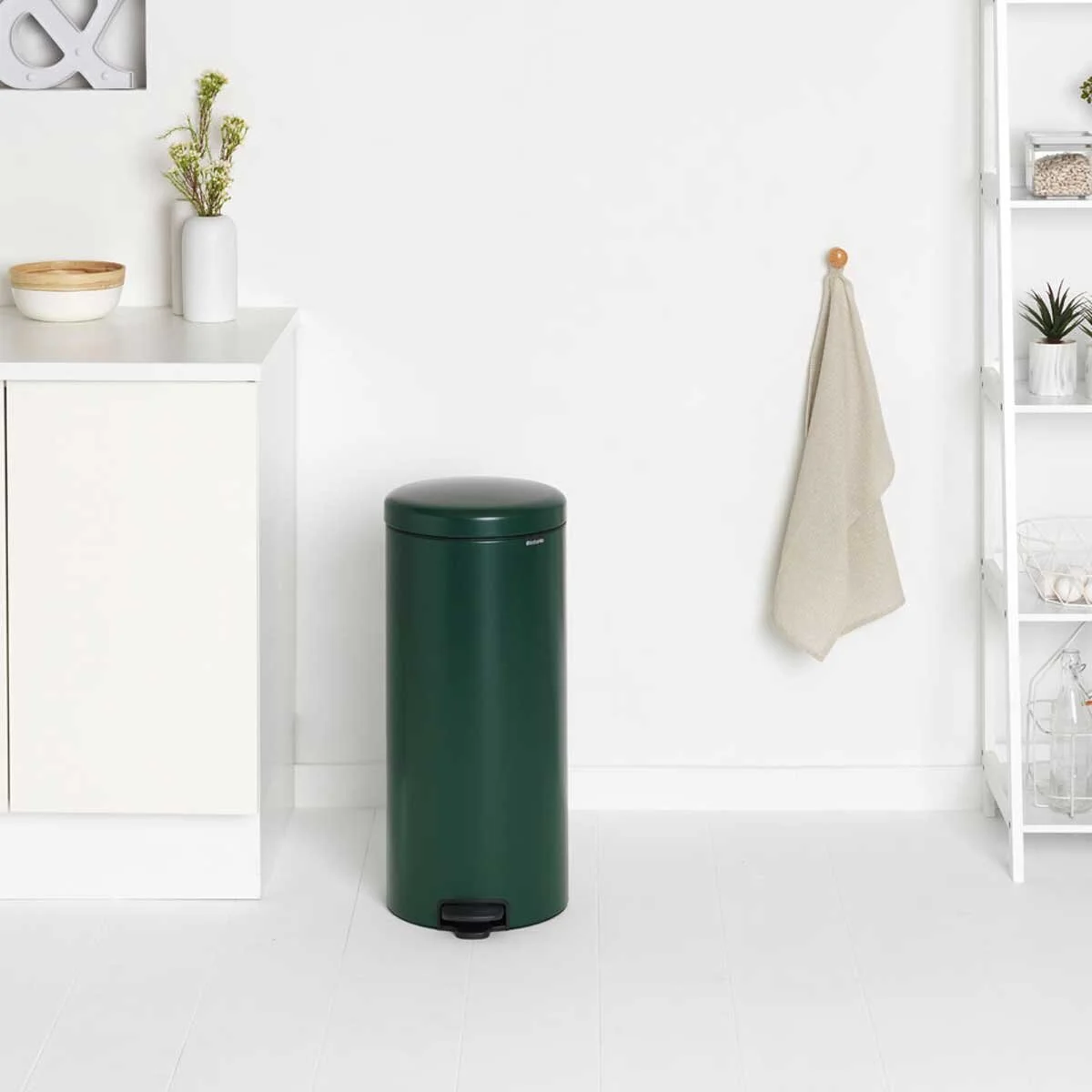 541_NewIcon-Pedal-Bin,-30L---Pine-Green_.jpg
