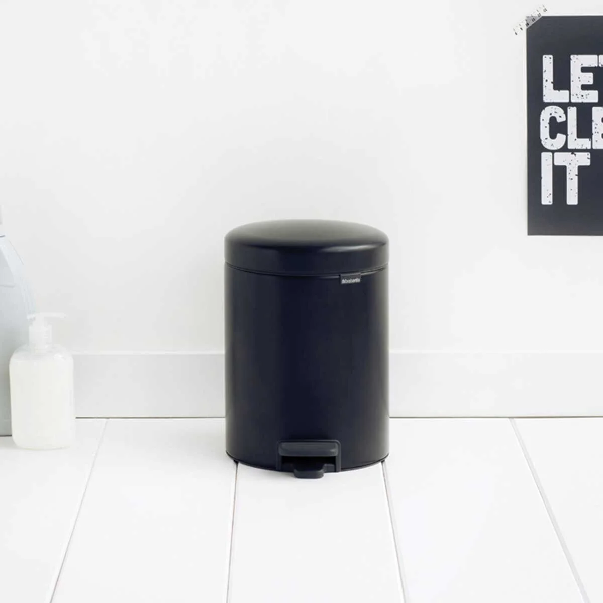 553_NewIcon-Pedal-Bin,-5L---Matt-Black_04.jpg