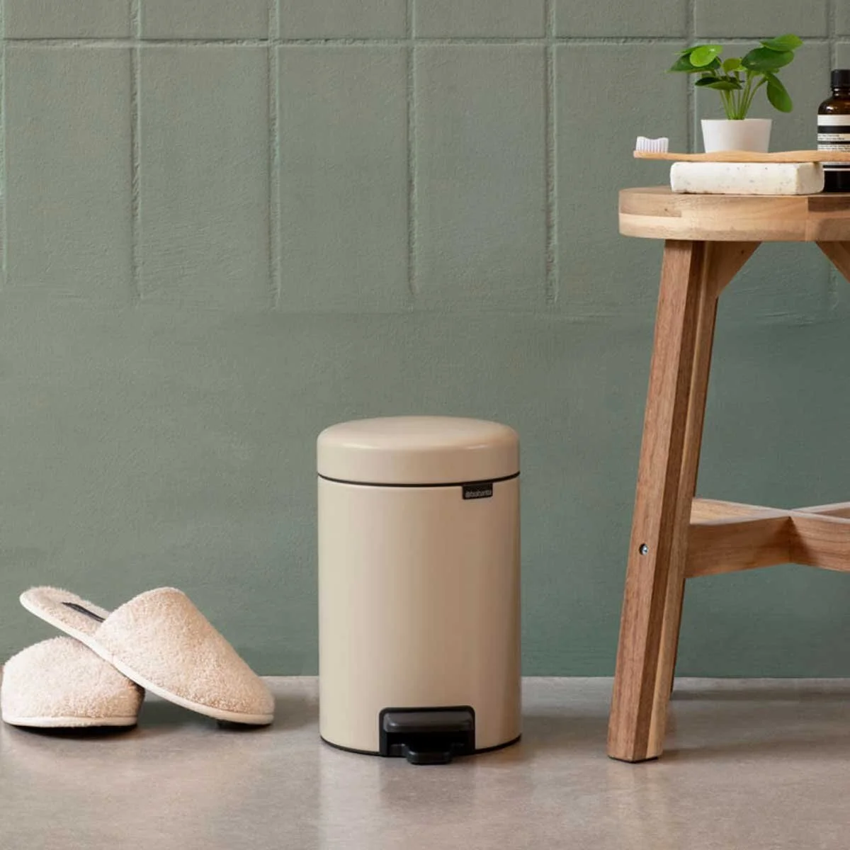 554_NewIcon-Pedal-Bin,-5L---Soft-Beige_03.jpg