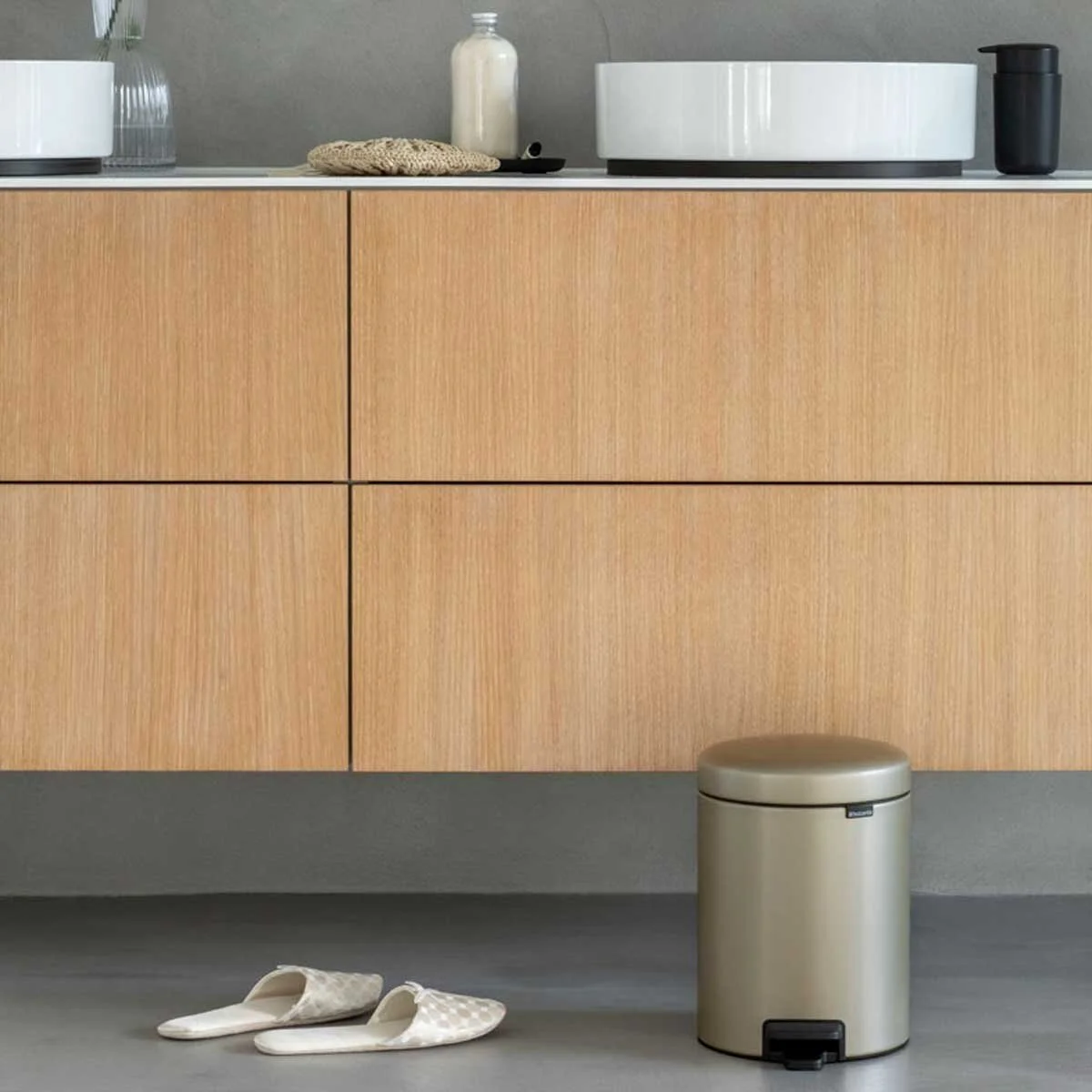 555_NewIcon-Pedal-Bin,-5L---Metallic-Gold_03.jpg
