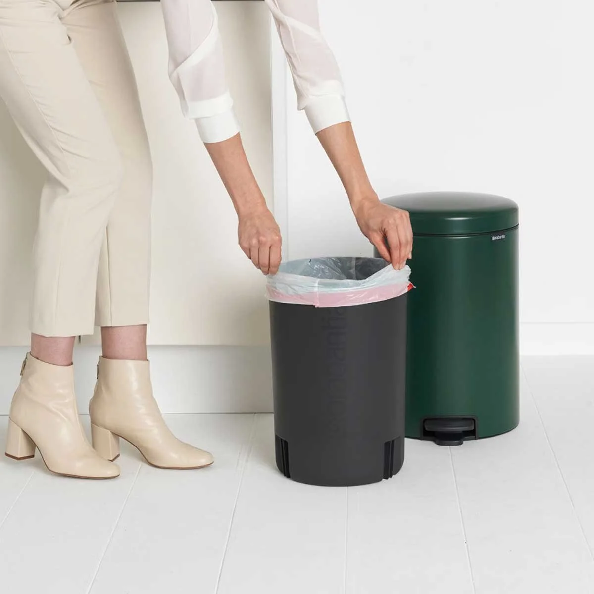 572_NewIcon-Pedal-Bin,-20L---Pine-Green-(6).jpg