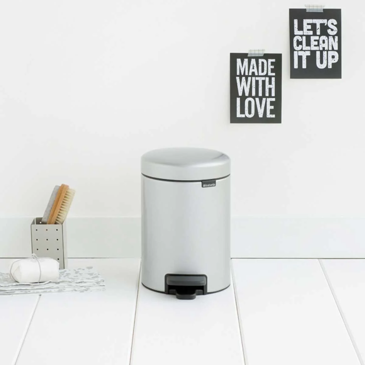 579_NewIcon-Pedal-Bin,-3L---Metallic-Grey-(1).jpg