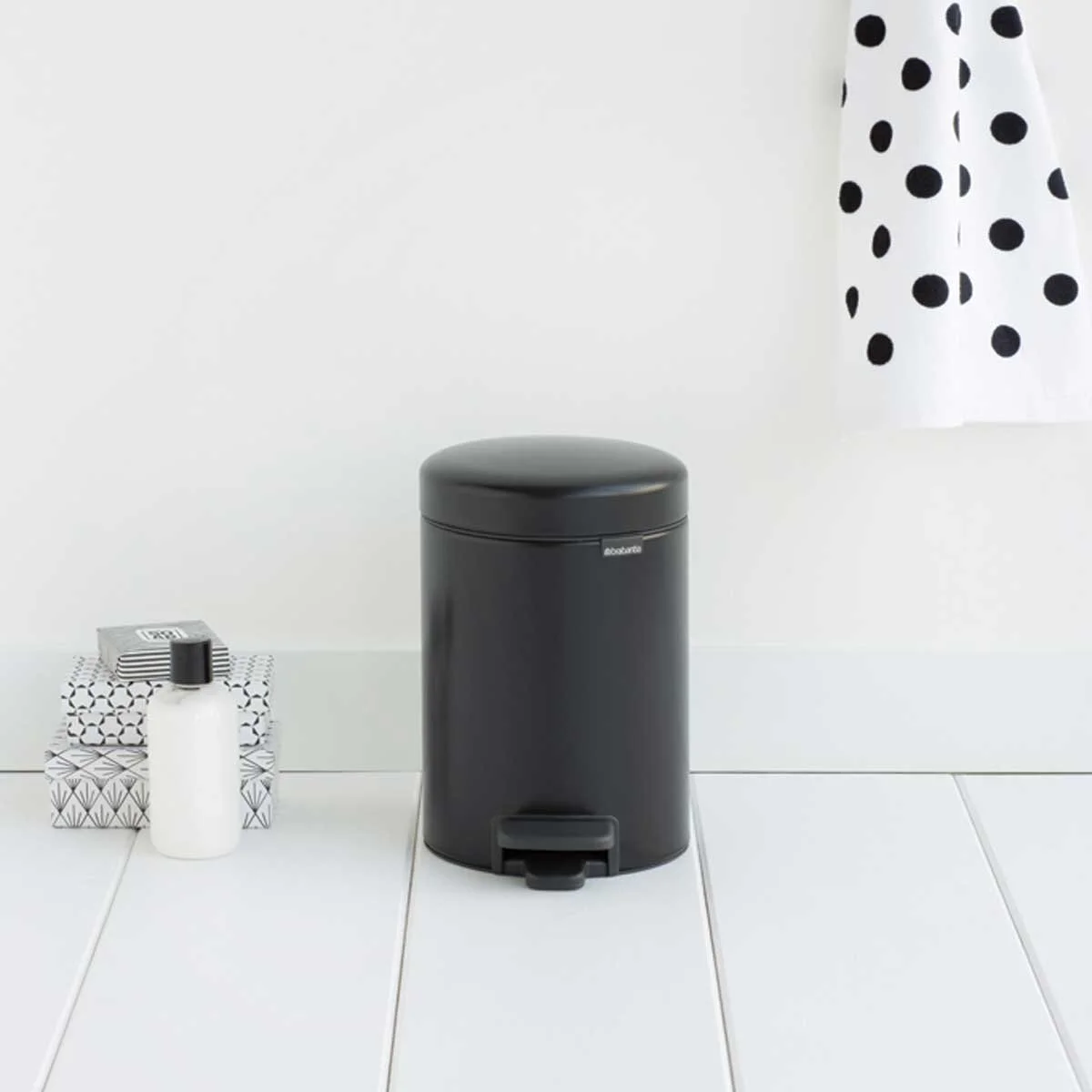 582_NewIcon-Pedal-Bin,-3L---Matt-Black-(3).jpg