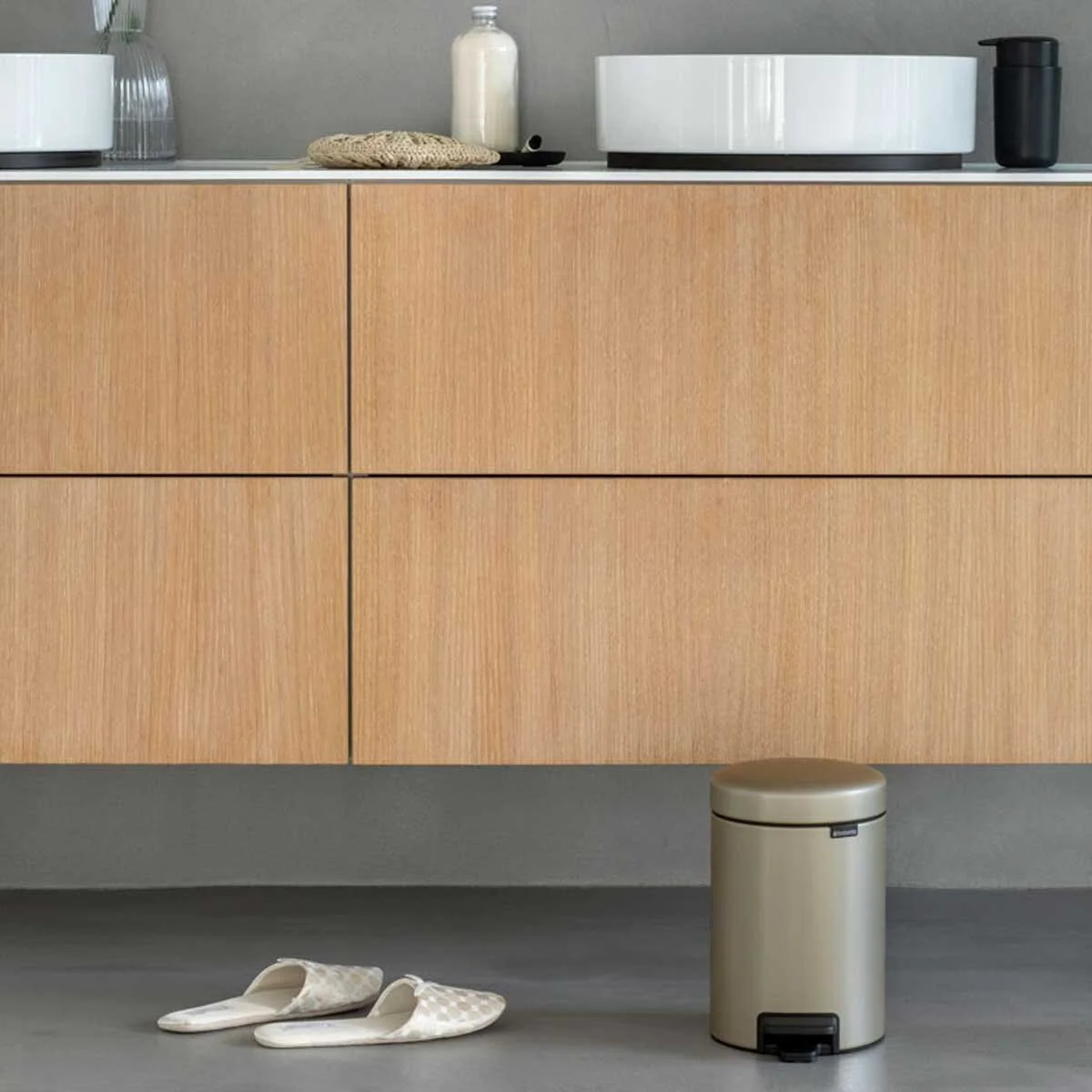 584_NewIcon-Pedal-Bin,-3L---Metallic-Gold-(3).jpg