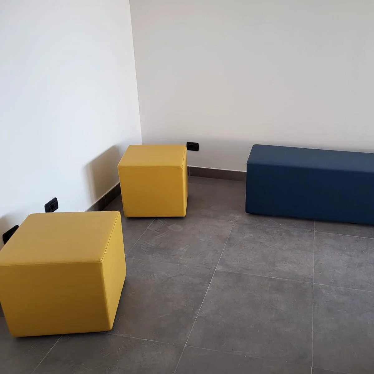 677_pouf_inventa_attesa_04.jpg